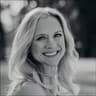 Barbara Williams, kund som köpt presentkort hos Cyprus Villa Retreats