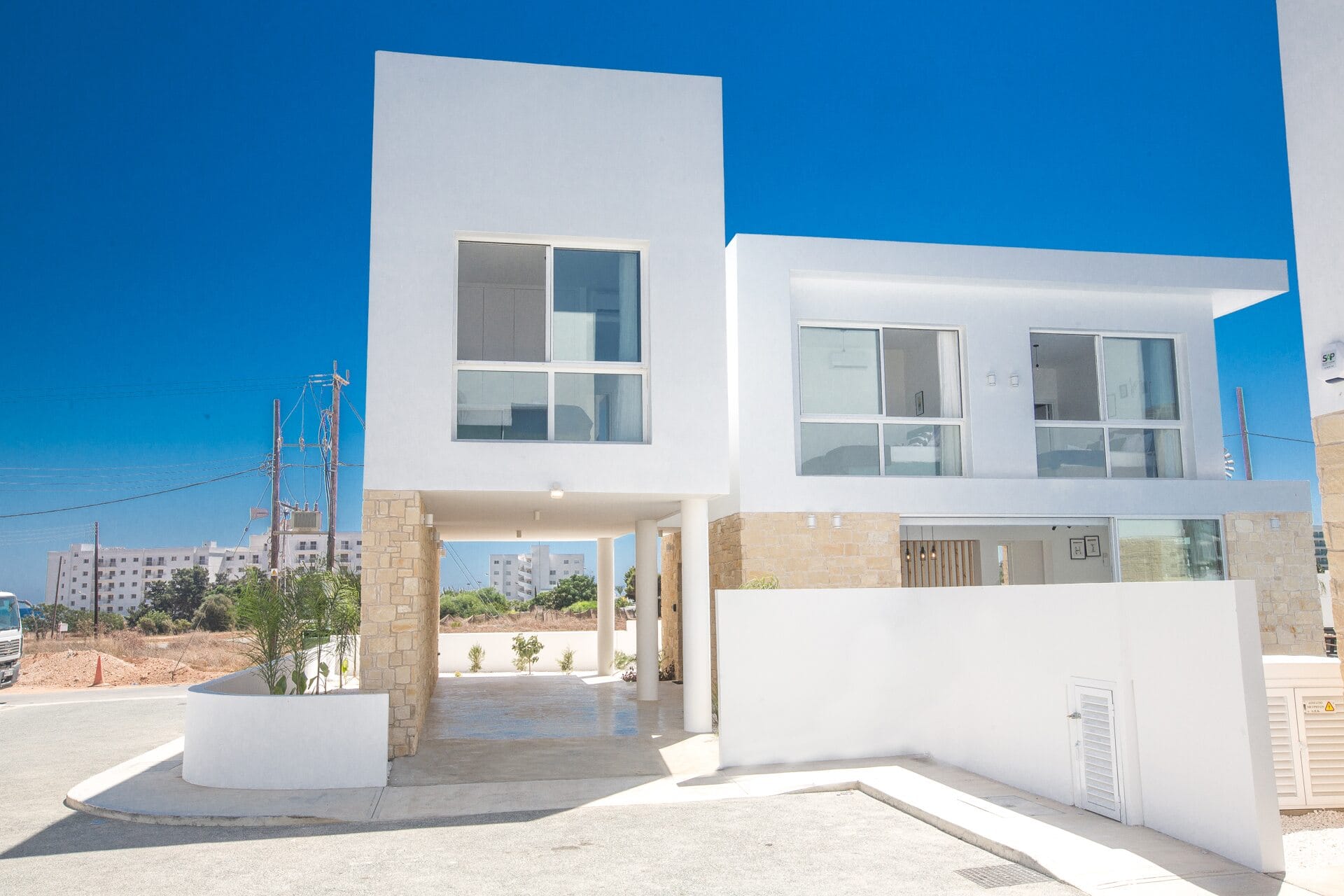 Villa Alfie - 4 bedroom villa in Pernera, Famagusta, Cyprus - photo 2