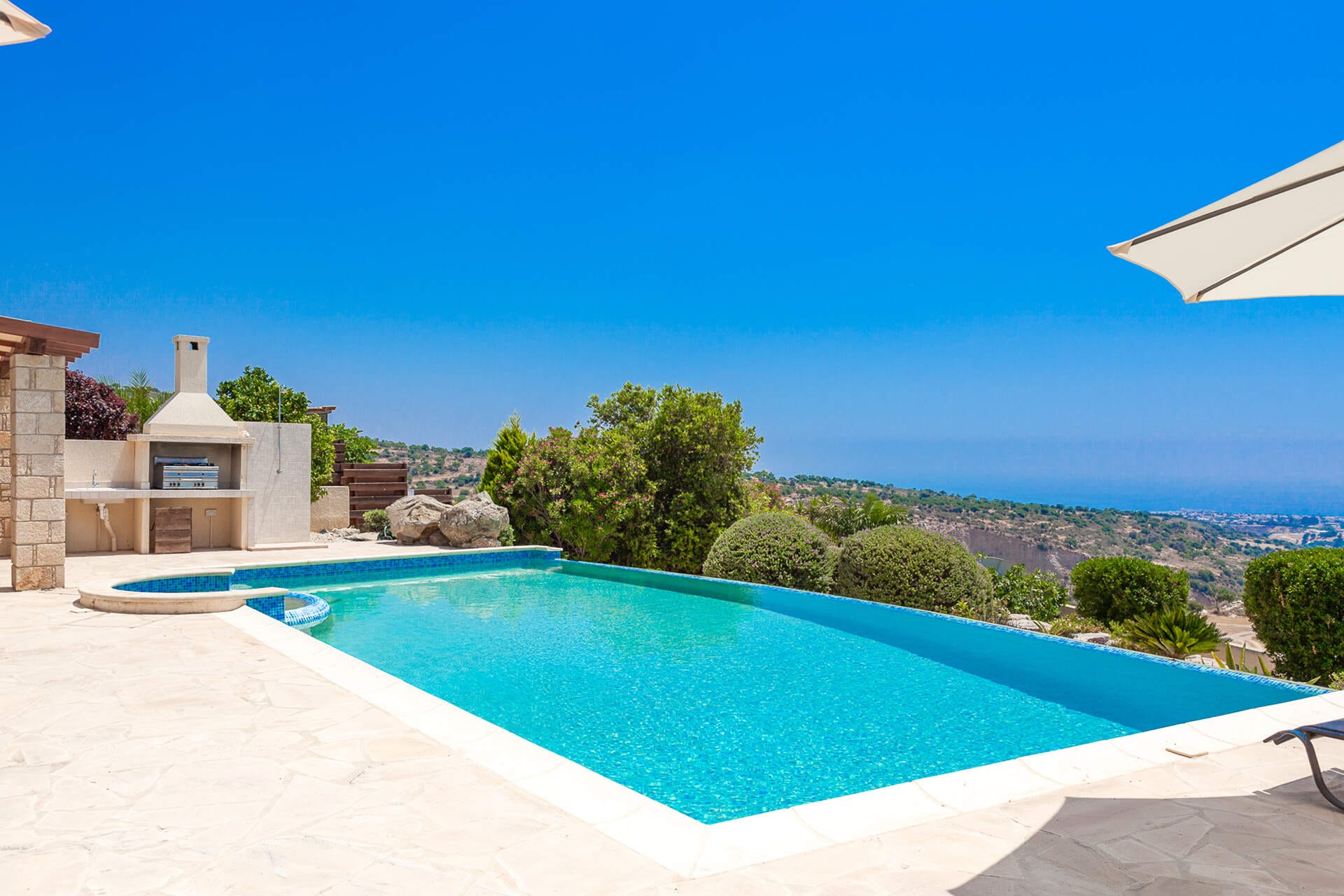 Villa Nikki - 6 bedroom villa in Coral Bay, Paphos, Cyprus - photo 8