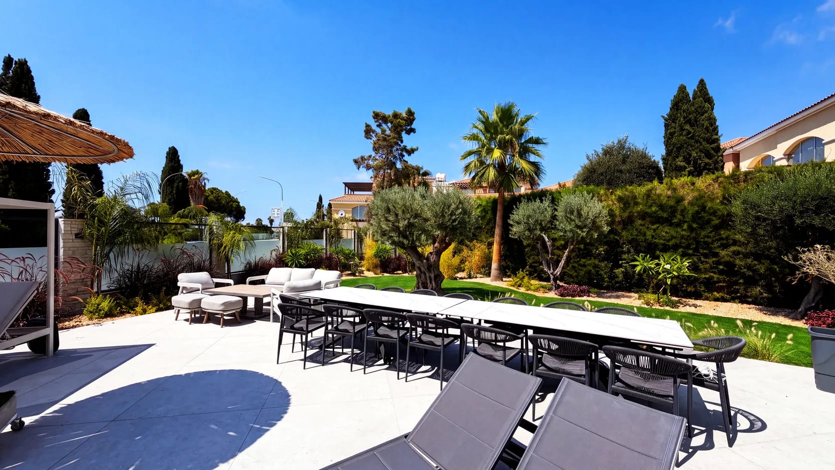 Villa Margarita terrace dining