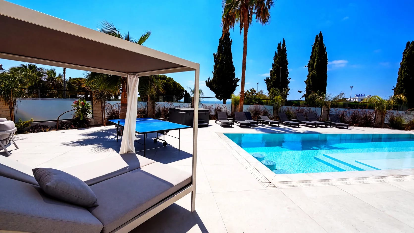 Villa Margarita pool pergola daybed