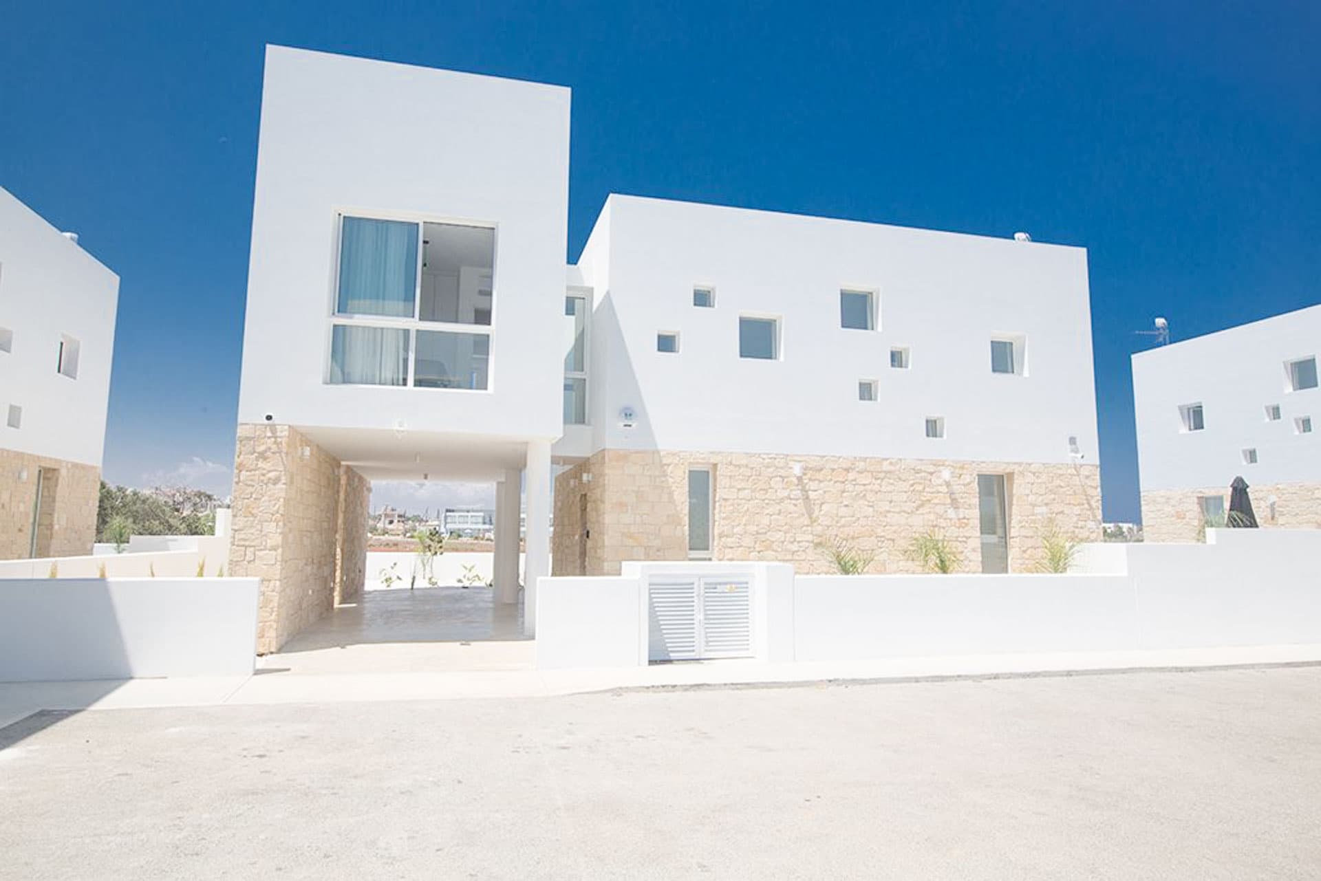 Villa Bonita - 4 bedroom villa in Fig Tree Bay, Famagusta, Cyprus - photo 2