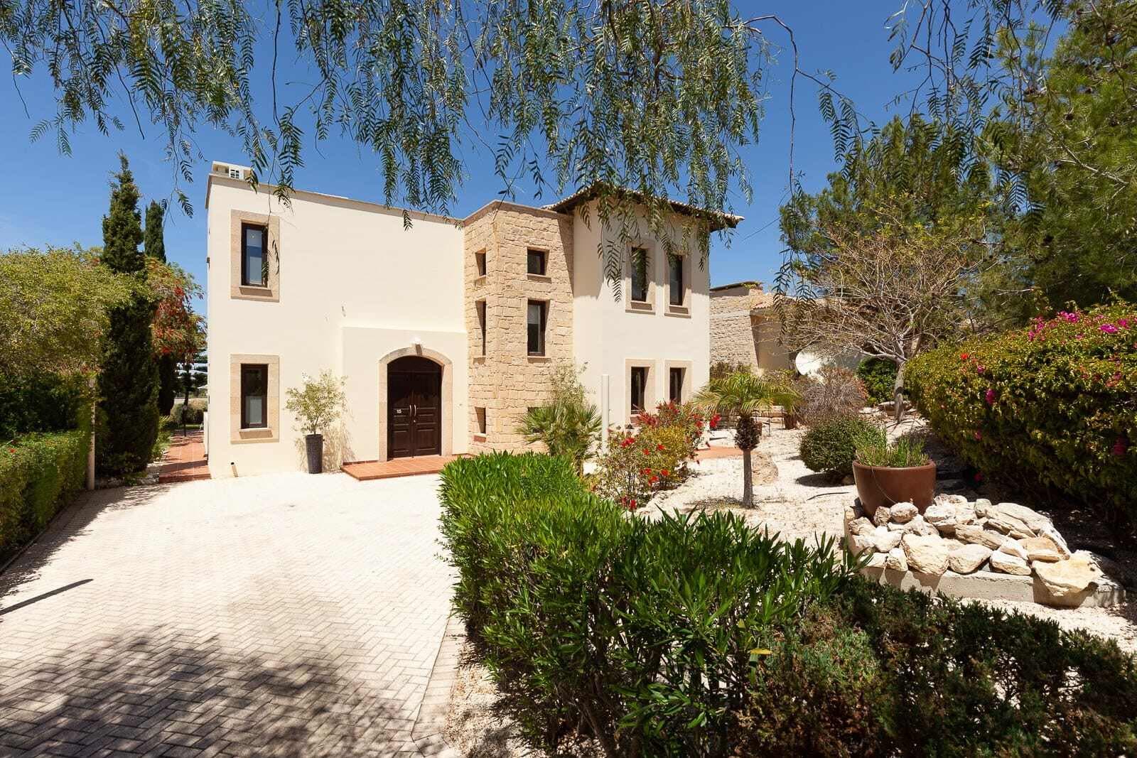 Villa Citrine - 3 bedroom villa in Aphrodite Hills, Paphos, Cyprus - photo 2