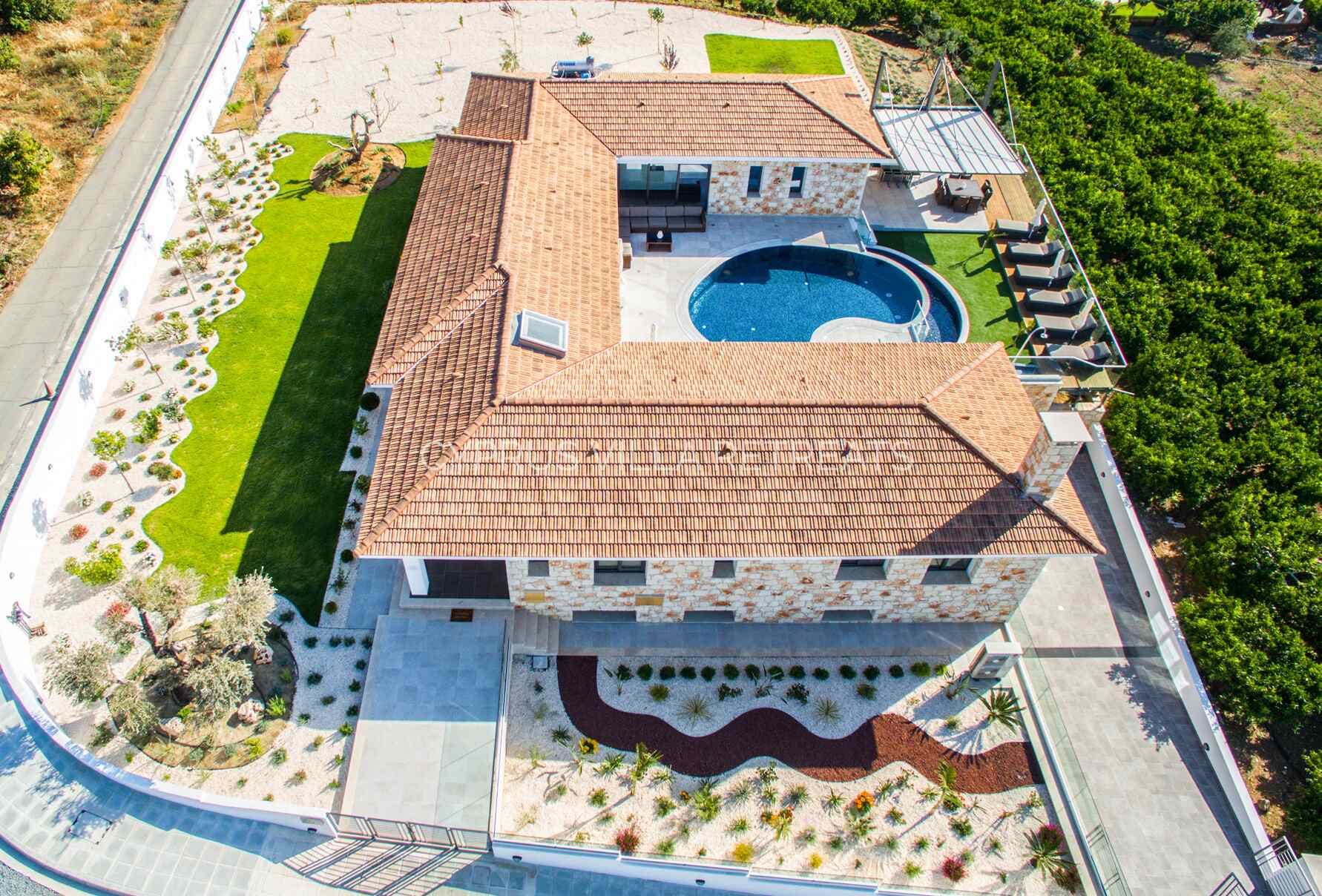 Villa CVR Marietta - 4 bedroom villa in Argaka, Paphos, Cyprus - photo 3