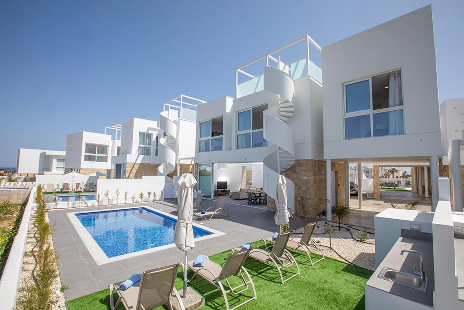 Villa Hues - 3 bedroom villa in Pernera, Famagusta, Cyprus - photo 2