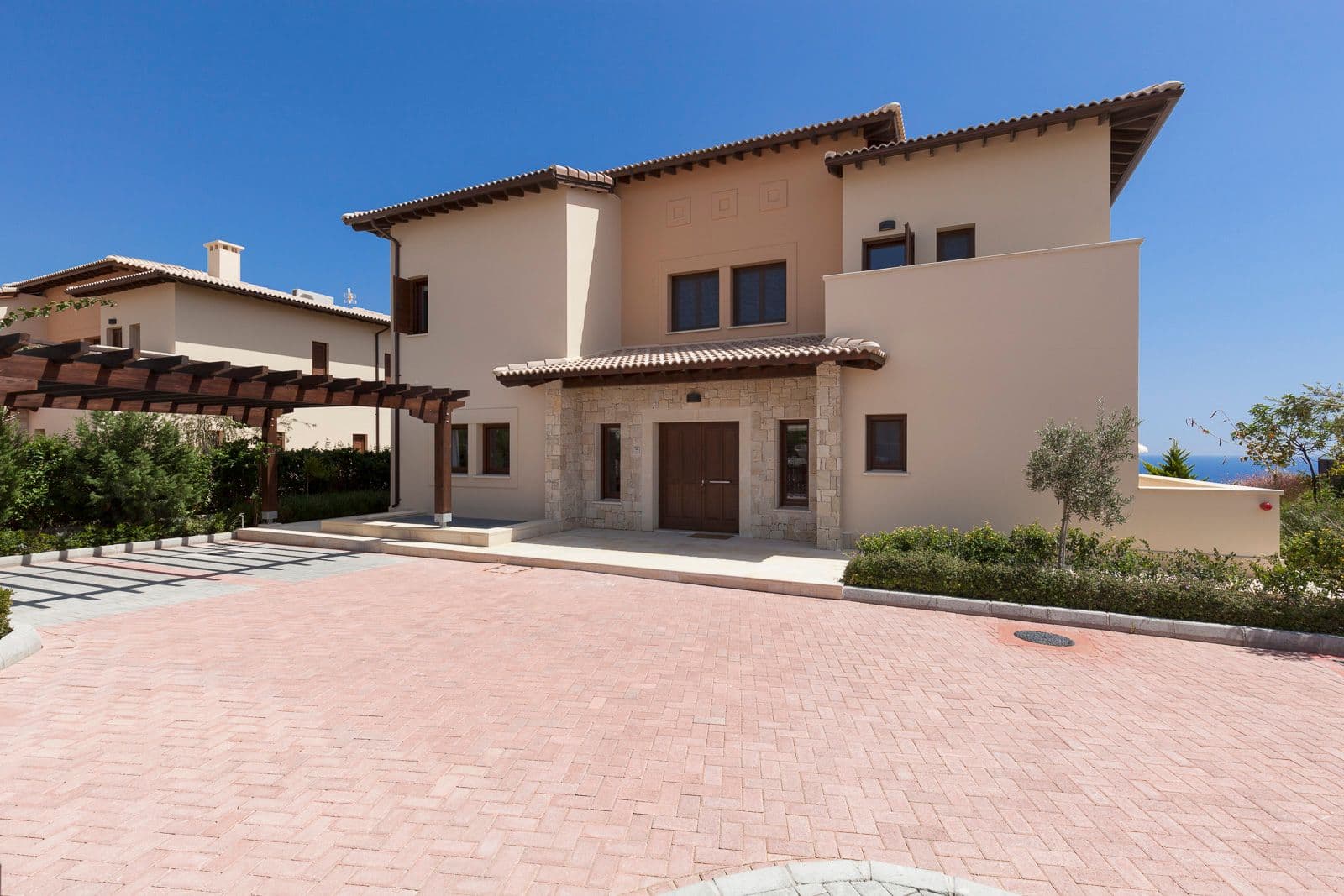 Villa Isadora - 5 bedroom villa in Aphrodite Hills, Paphos, Cyprus - photo 2