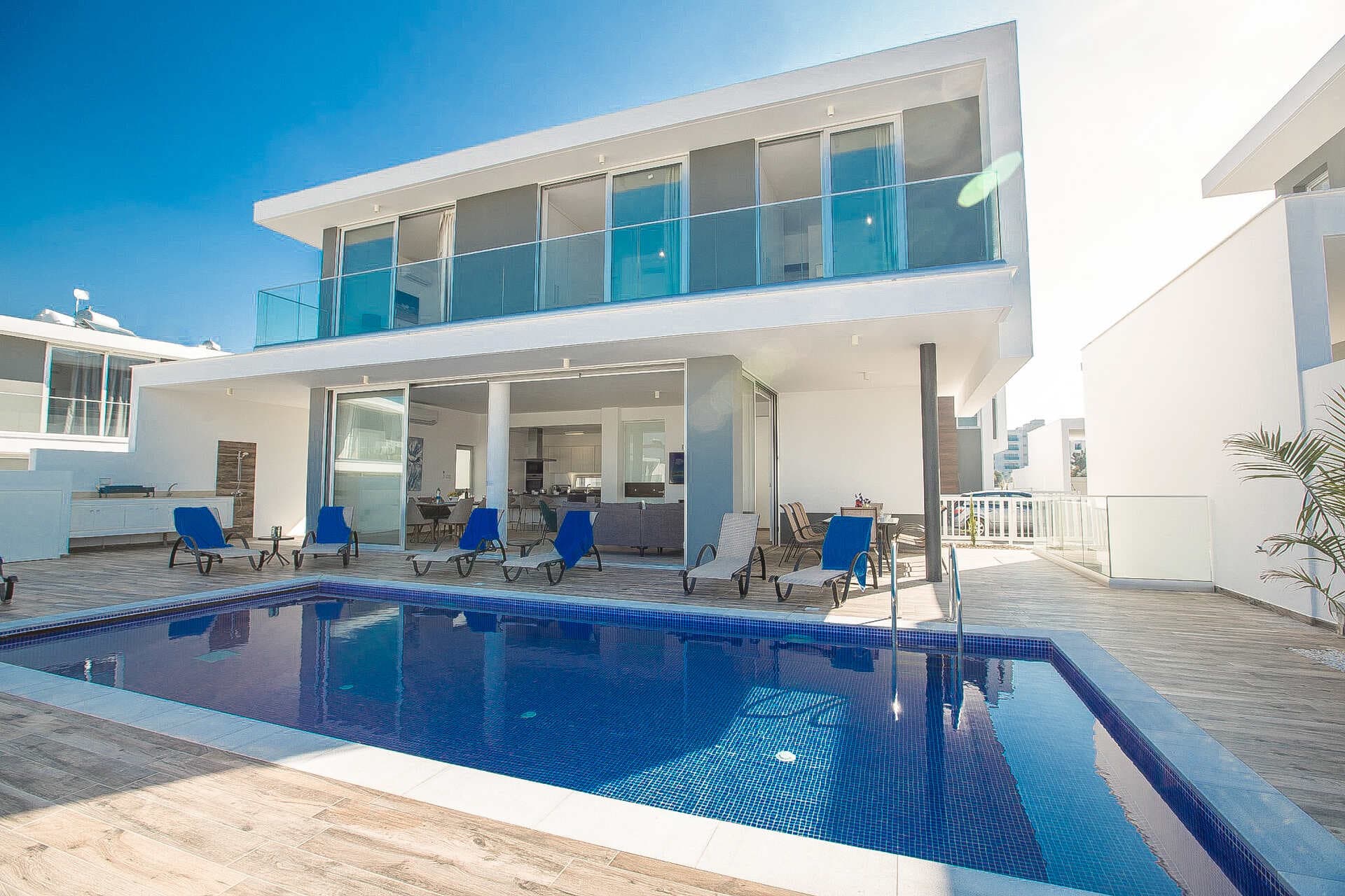 Villa Opal - 5 bedroom villa in Pernera, Famagusta, Cyprus - photo 4