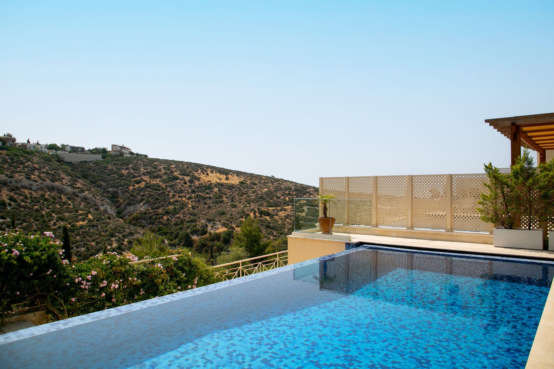 Villa Paralia - 2 bedroom villa in Aphrodite Hills, Paphos, Cyprus - photo 2