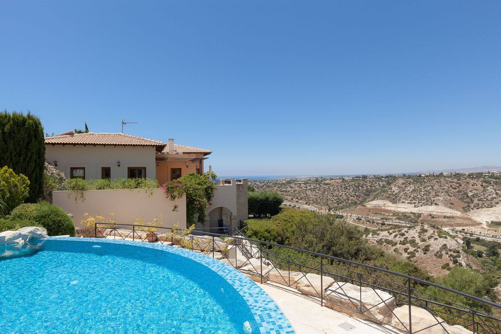 Villa Serenade - 3 bedroom villa in Aphrodite Hills, Paphos, Cyprus - photo 1